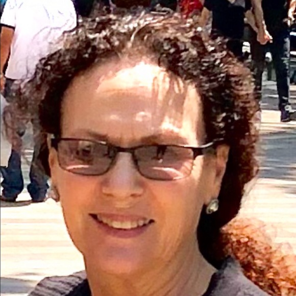 Meet your Posher, Karen - Picture 1 of 1